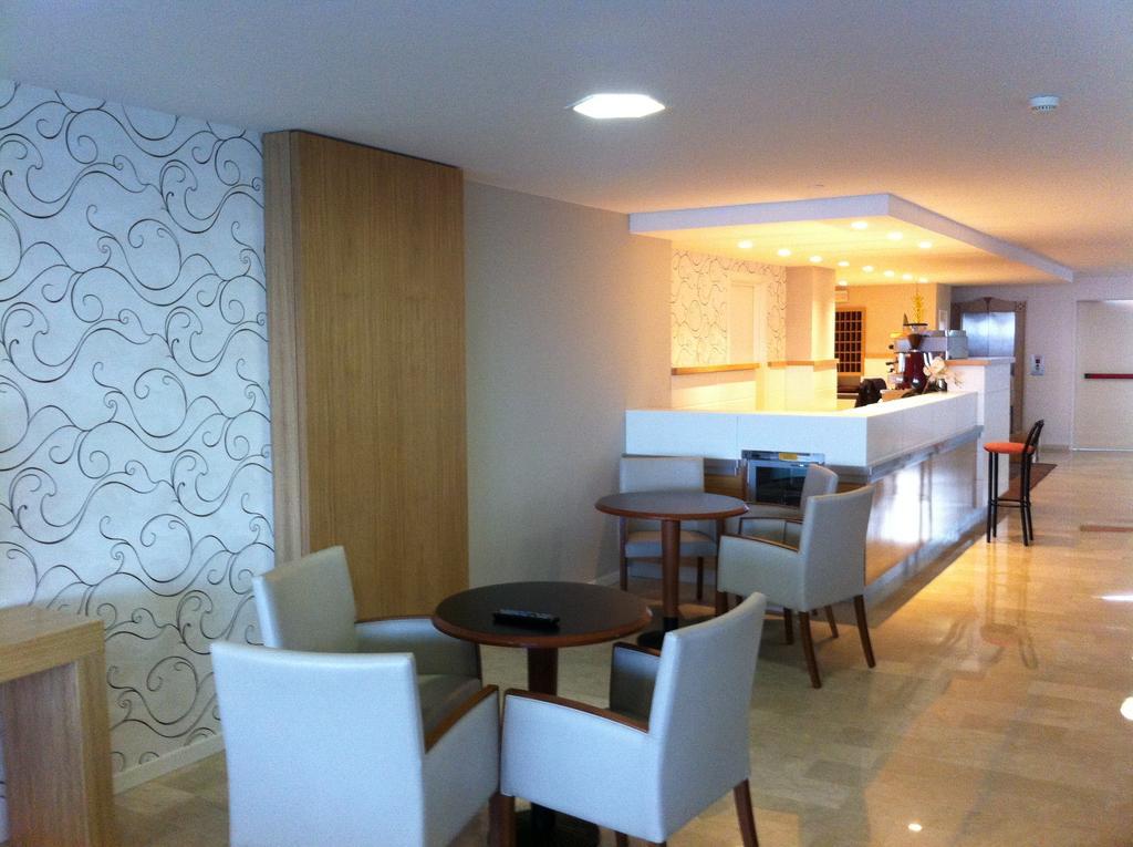 Hotel Astor Ріміні Екстер'єр фото