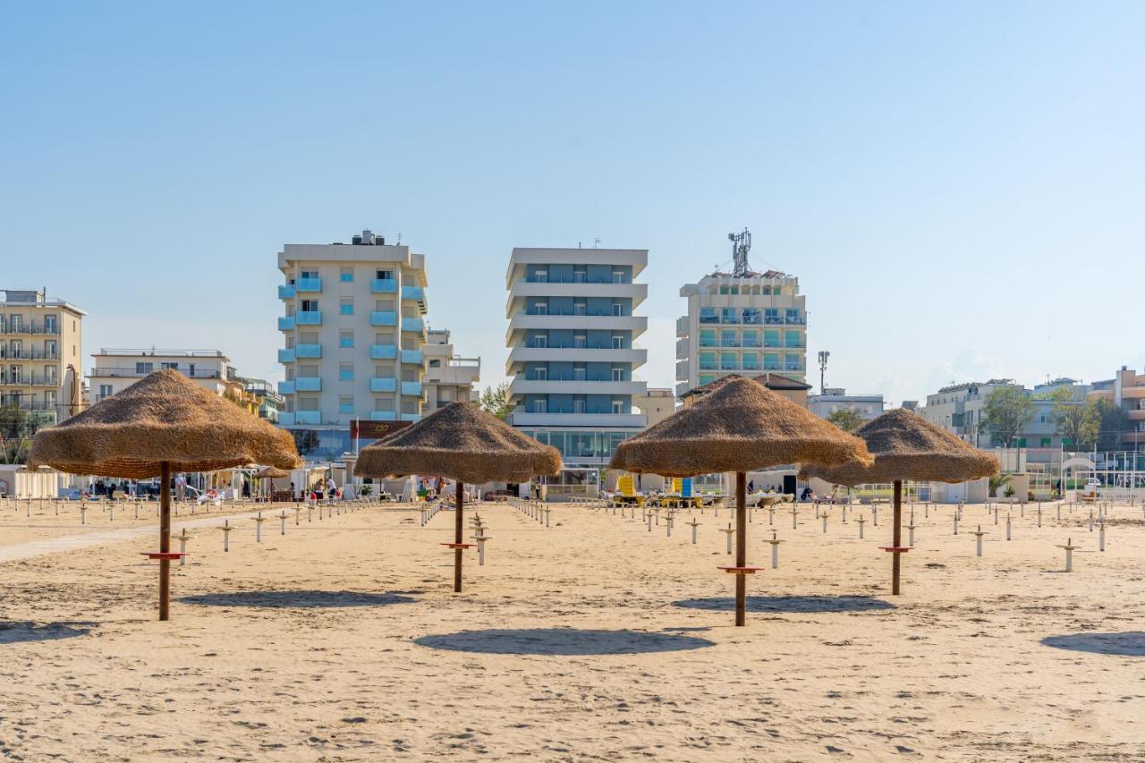 Hotel Astor Ріміні Екстер'єр фото