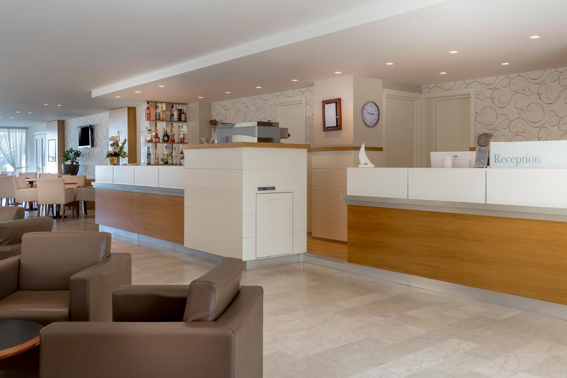 Hotel Astor Ріміні Екстер'єр фото