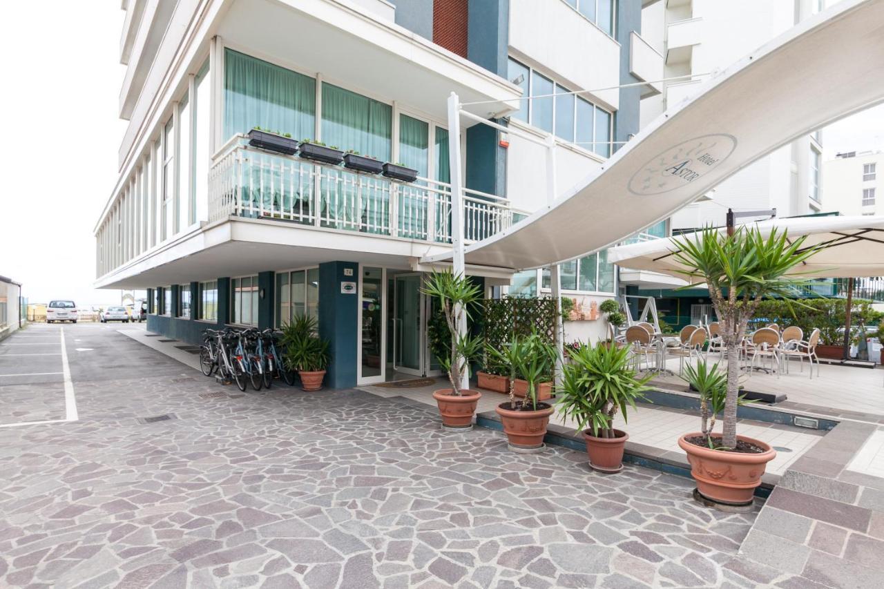 Hotel Astor Ріміні Екстер'єр фото